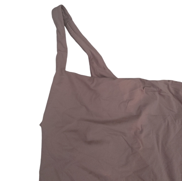 SKIMS Square Neck Thong Bodysuit - Picture 6 of 11